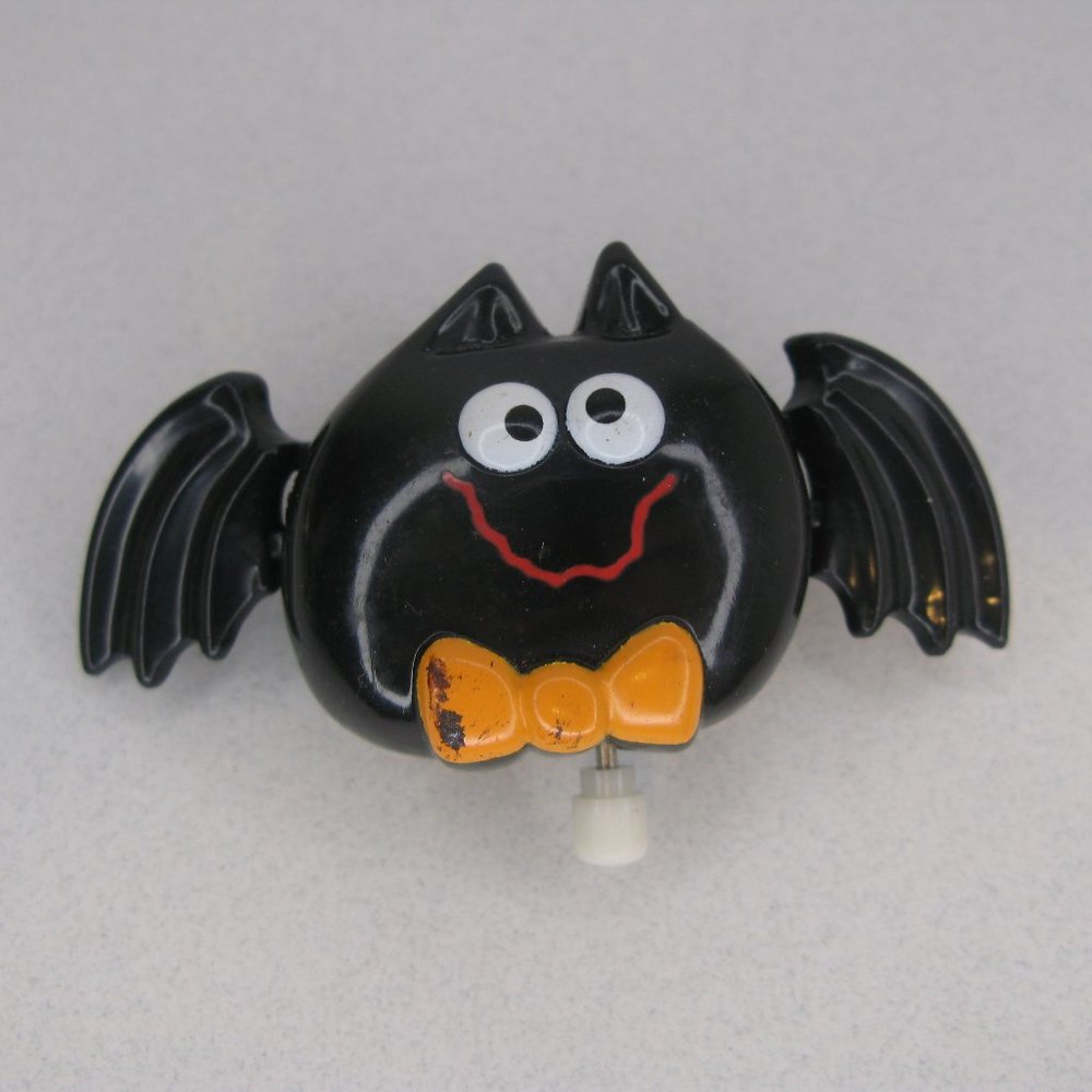Hallmark Halloween Bat Plastic Pin With Flapping Wings 1987 Works